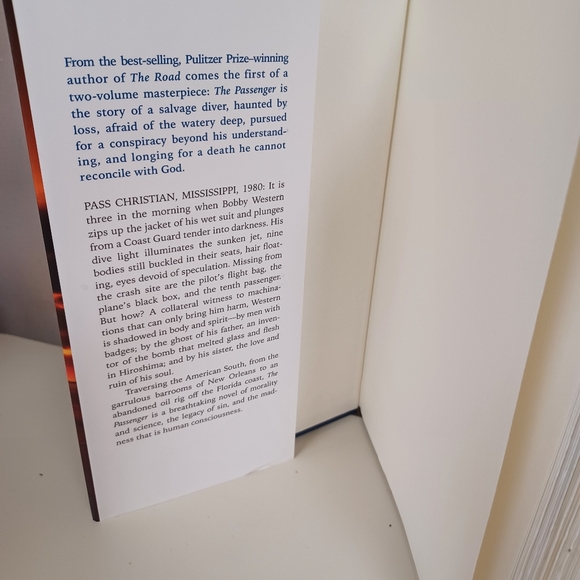 Book- Cormac McCarthy - The Passenger Hardcover Novdl - Picture 5 of 6